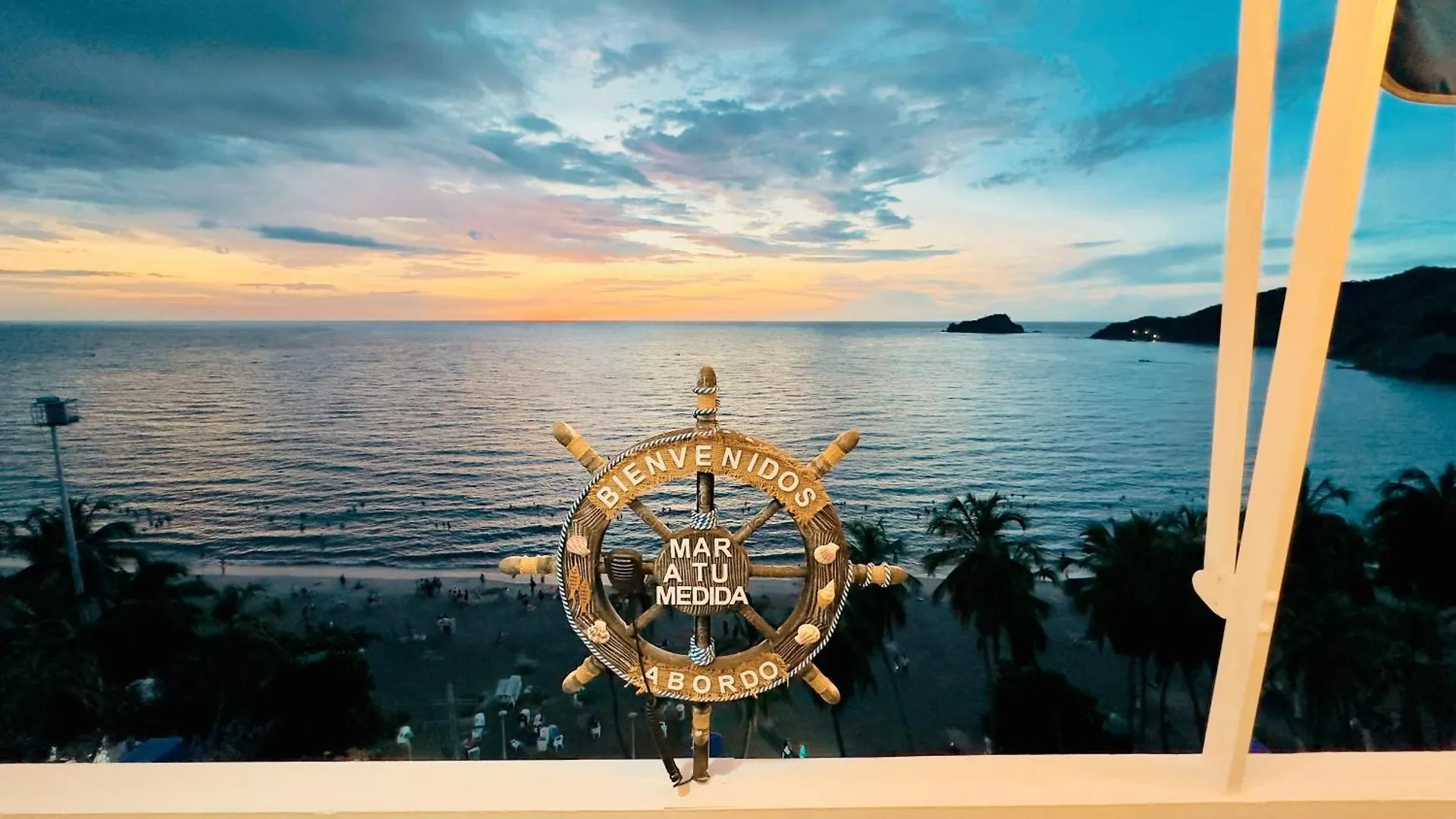 Aptartamentos Tematicos Con Balcon Panoramico Frente A La Playa Santa Marta Kolombiya
